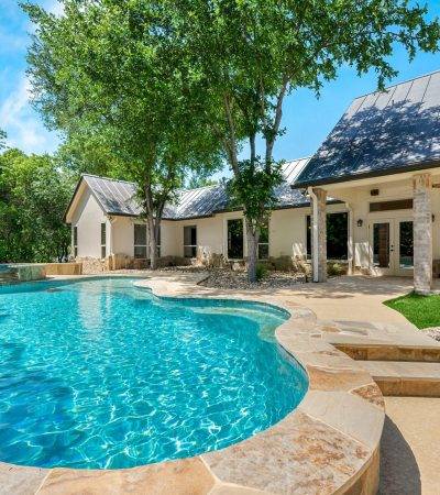 A,Home,Back,Yard,With,A,Swimming,Pool